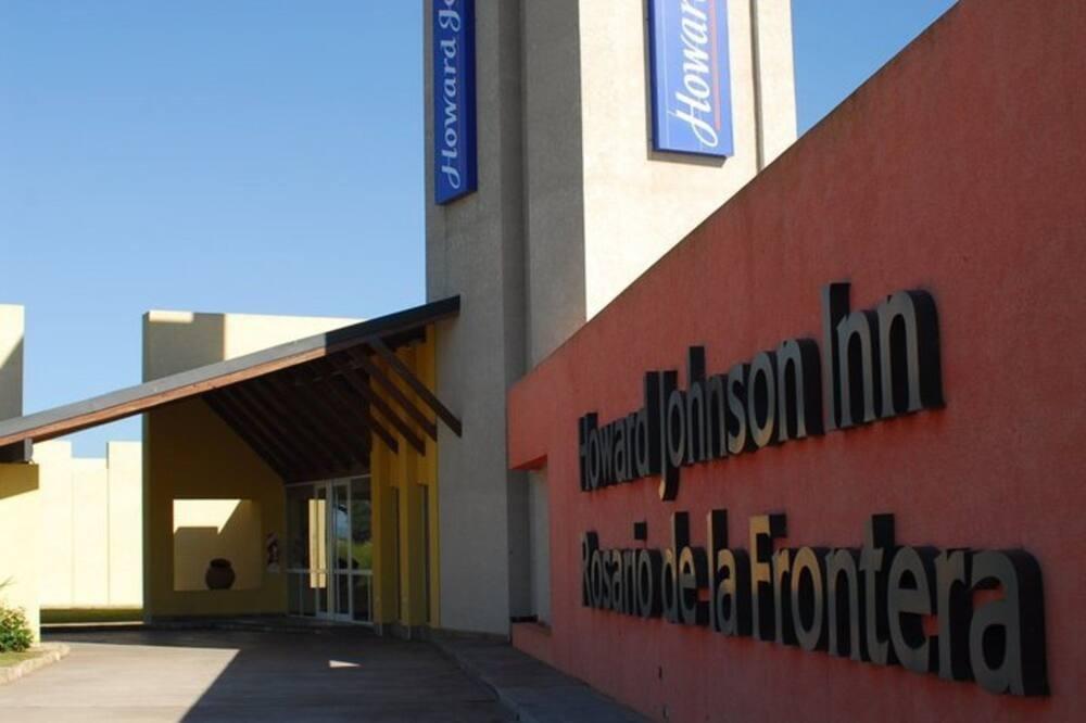 Howard Johnson Inn Росаріо-де-ла-Фронтера Екстер'єр фото