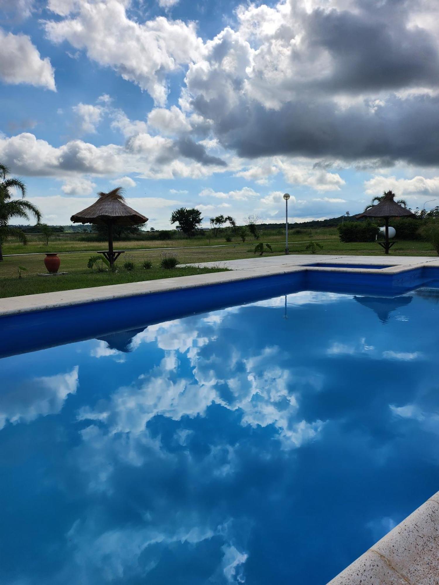 Howard Johnson Inn Росаріо-де-ла-Фронтера Екстер'єр фото