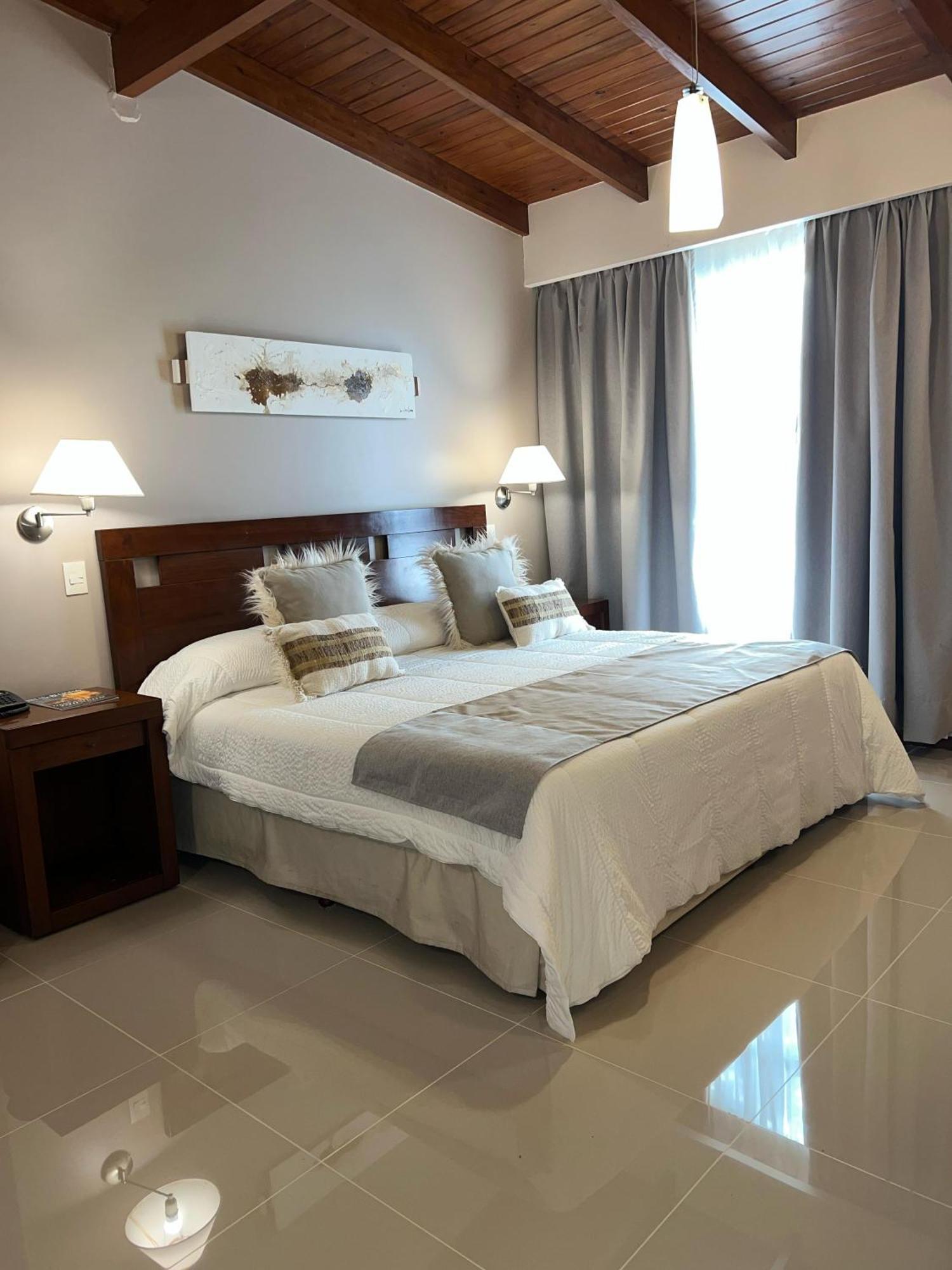 Howard Johnson Inn Росаріо-де-ла-Фронтера Екстер'єр фото
