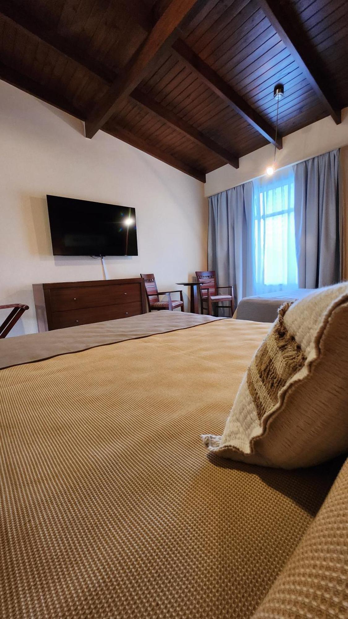 Howard Johnson Inn Росаріо-де-ла-Фронтера Екстер'єр фото