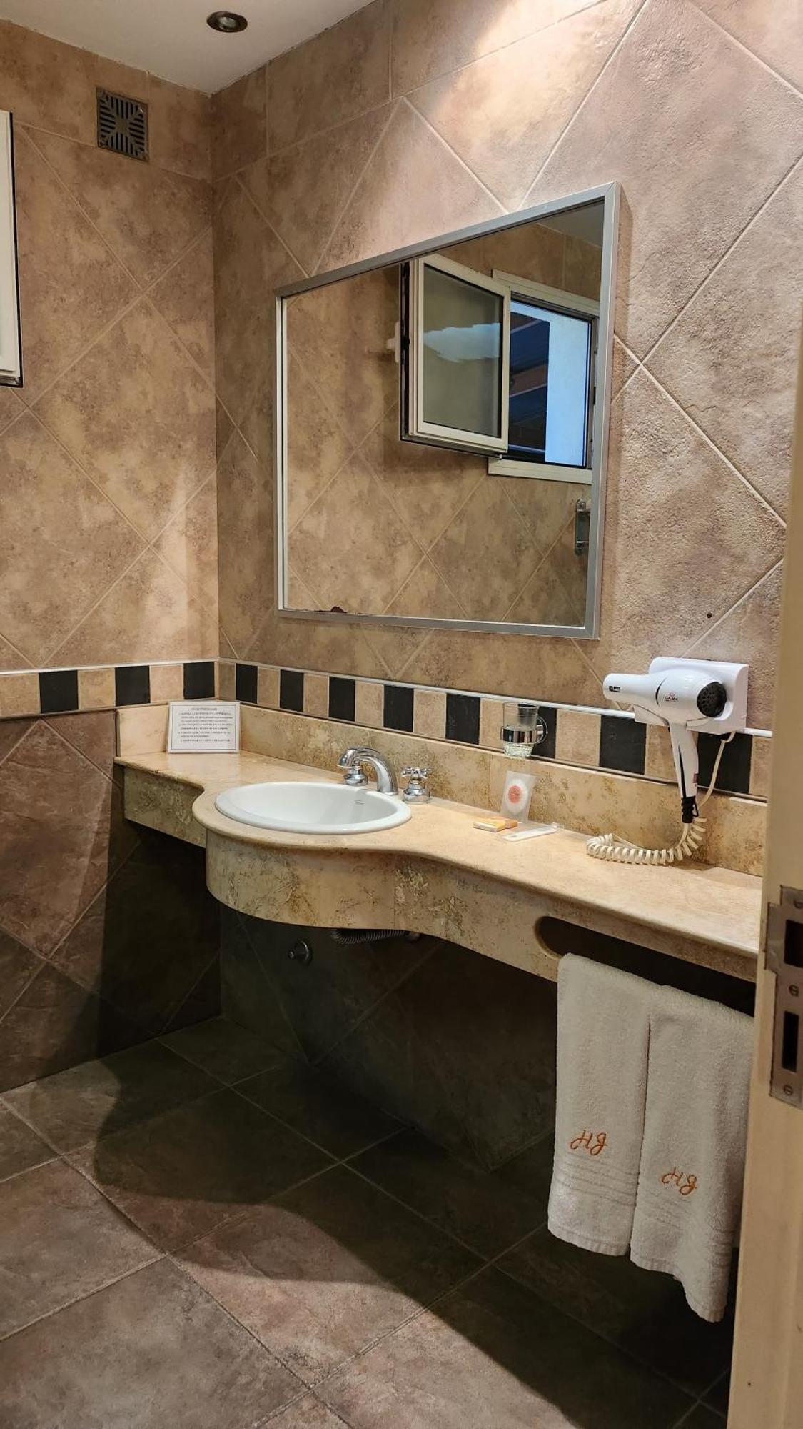 Howard Johnson Inn Росаріо-де-ла-Фронтера Екстер'єр фото