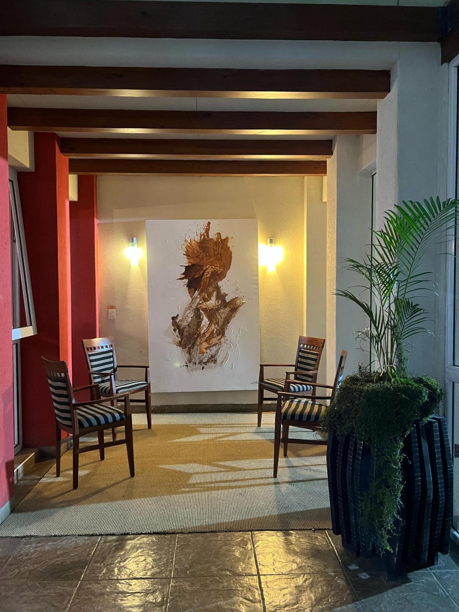 Howard Johnson Inn Росаріо-де-ла-Фронтера Екстер'єр фото