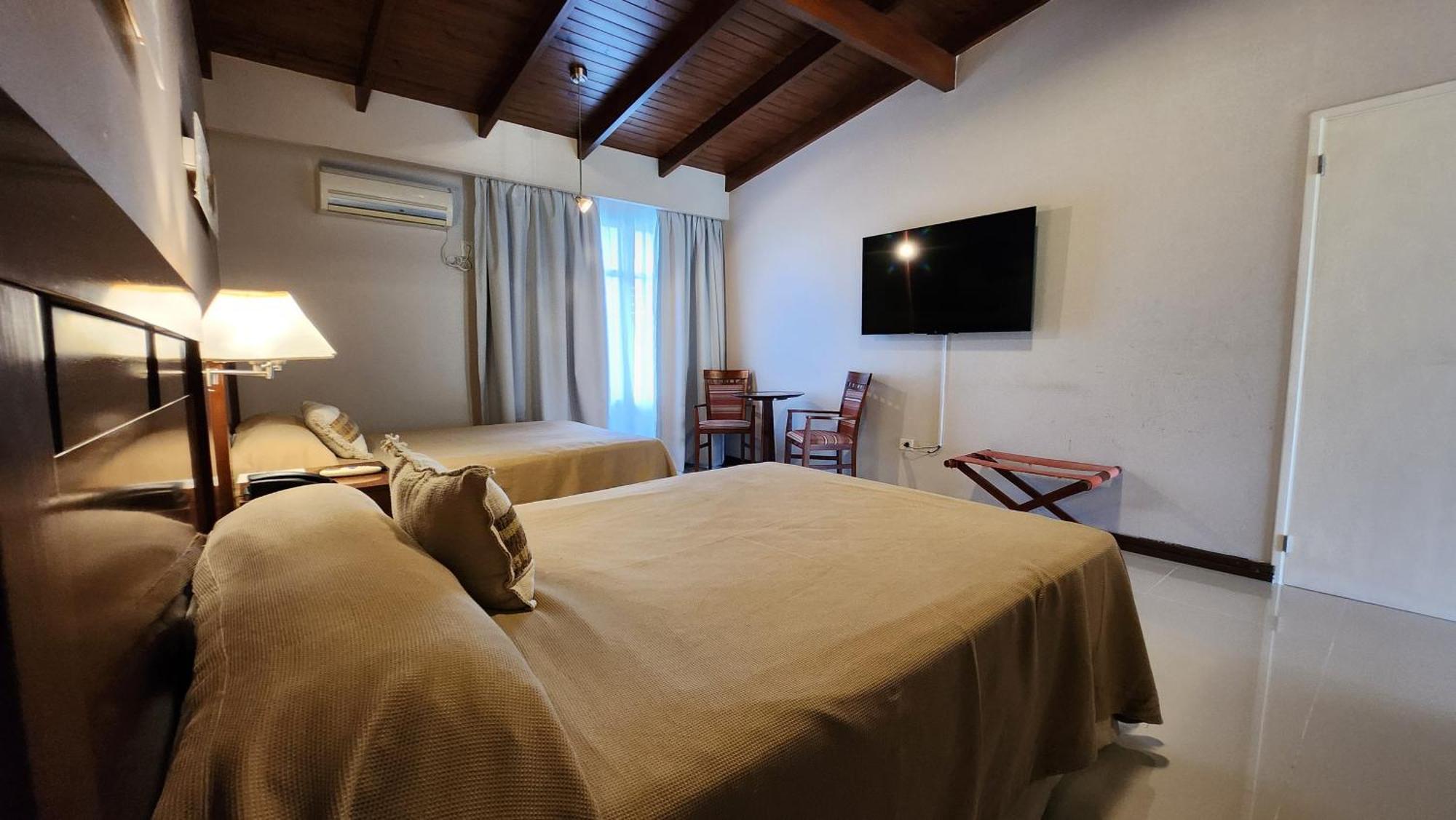 Howard Johnson Inn Росаріо-де-ла-Фронтера Екстер'єр фото