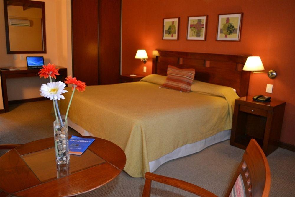 Howard Johnson Inn Росаріо-де-ла-Фронтера Екстер'єр фото